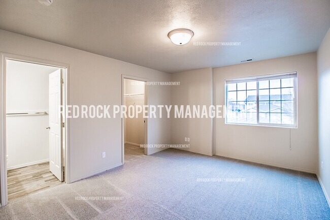 Building Photo - 1603 Drummond St