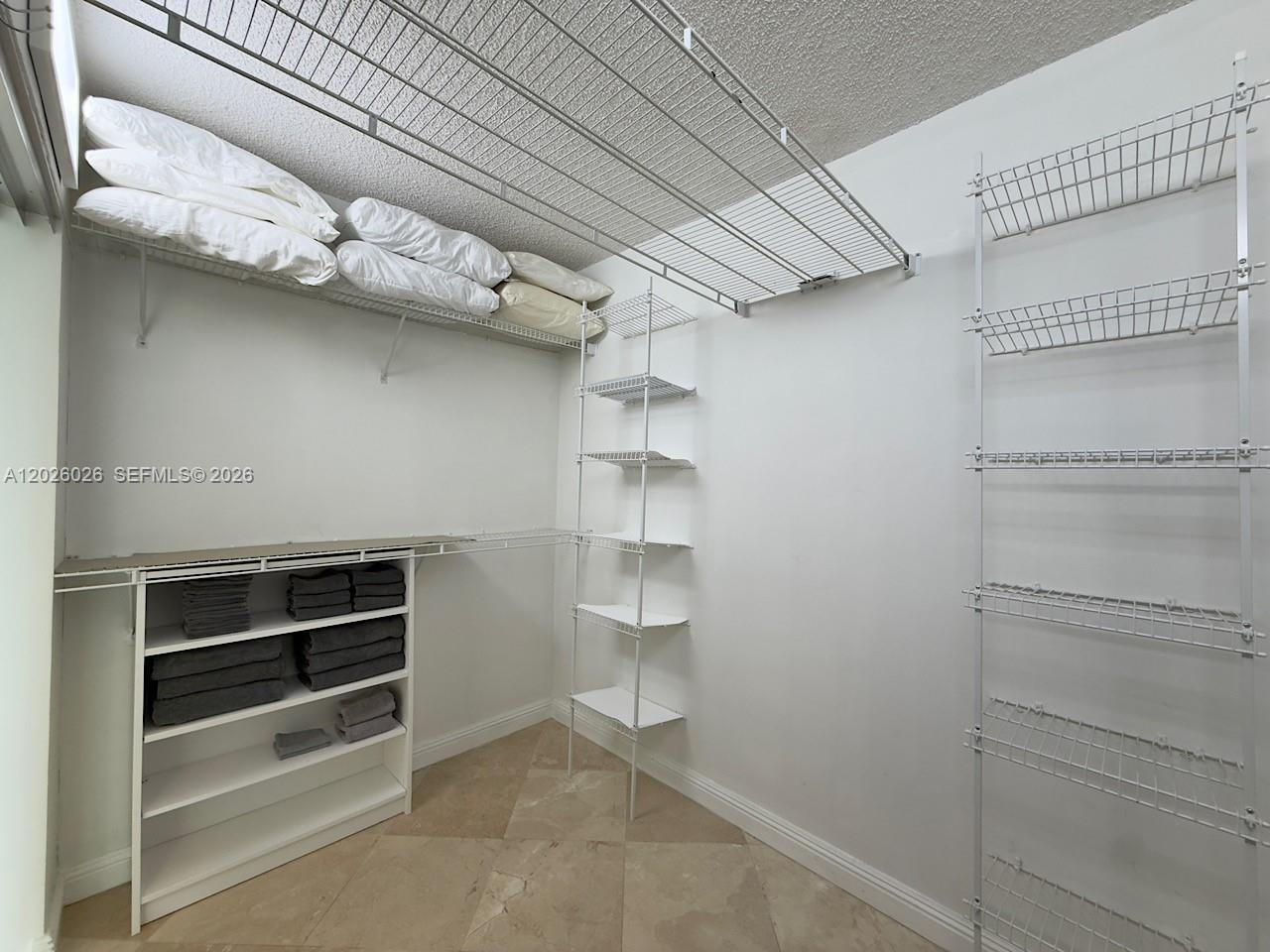 Building Photo - 16400 Collins Ave