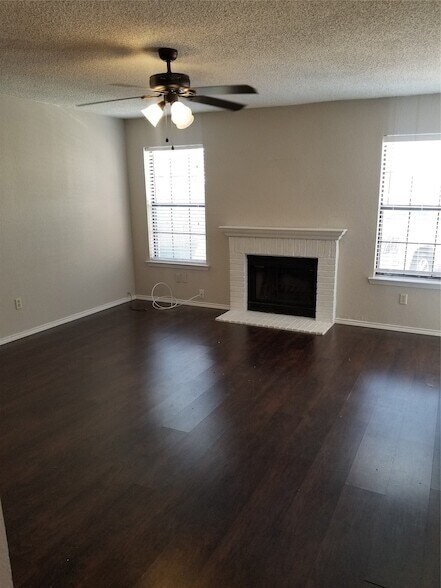 Building Photo - 1223 Dallas Dr