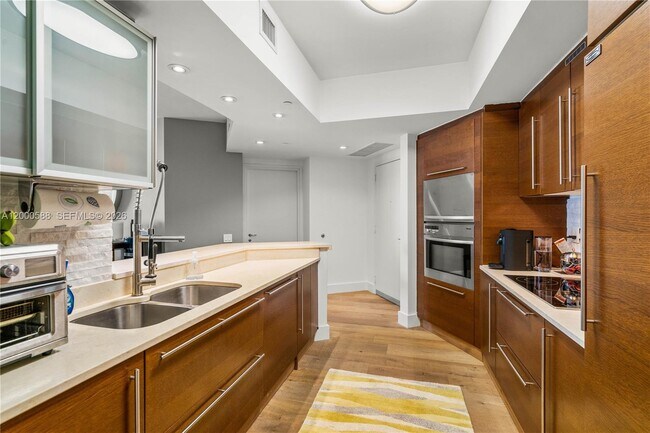 Building Photo - 450 Alton Rd