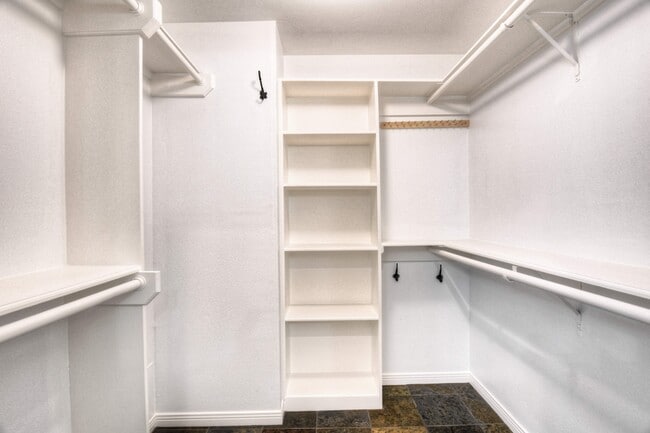 Building Photo - 5912 Auden St