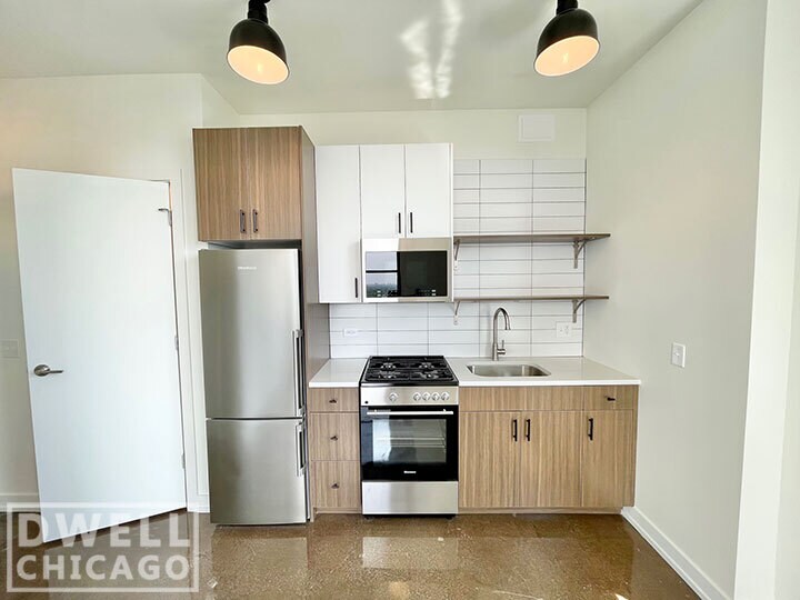 Building Photo - 1139 W Lawrence Ave