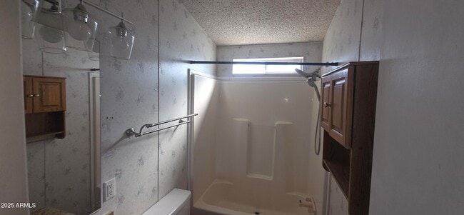Building Photo - 2209 E Carriage Dr