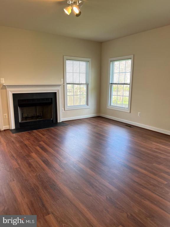 Building Photo - 6930 Westlawn Dr