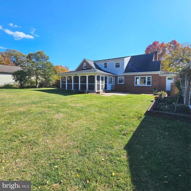 Building Photo - 5940 6th St