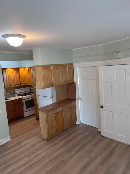 Building Photo - 195 Cambridge Ave