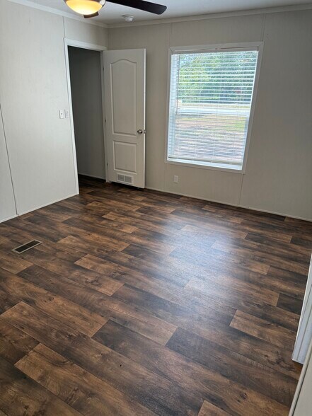 Building Photo - 12270 Venus Dr S