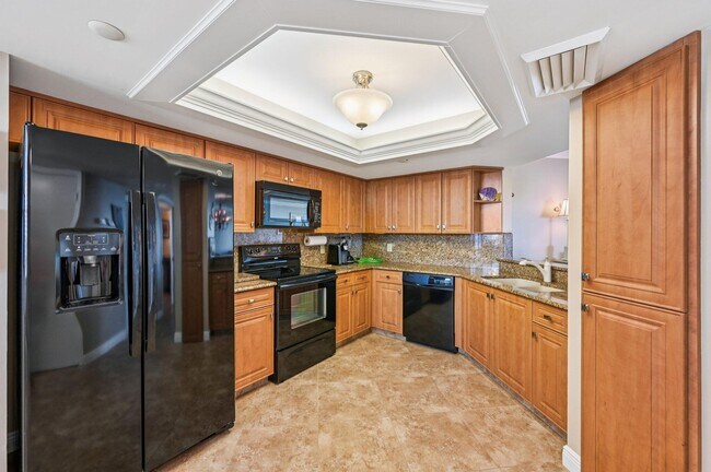 Building Photo - 8880 S Ocean Dr