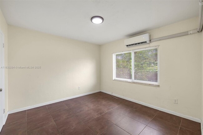 Building Photo - 520 NE 82nd Terrace