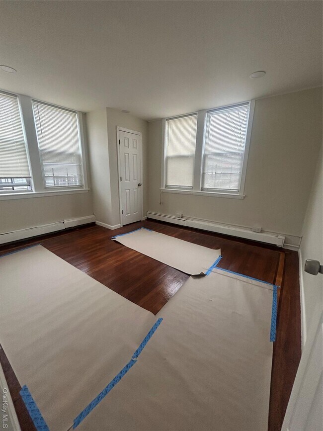 Building Photo - 33 Horatio St