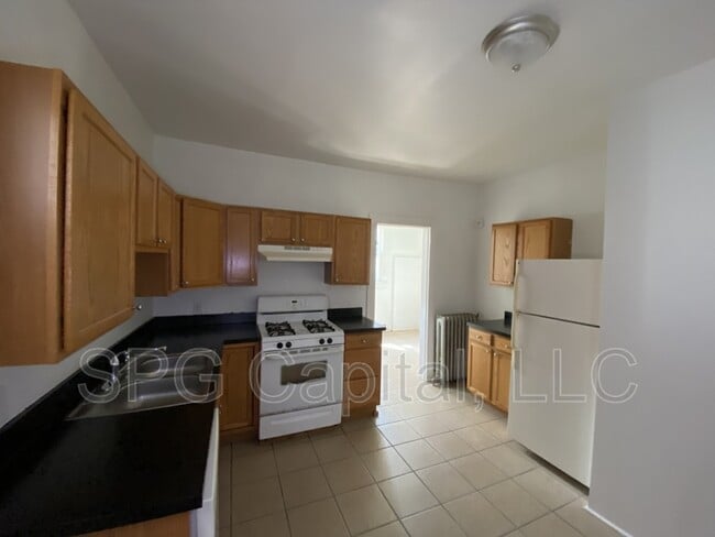 Building Photo - 220 W Jackson St