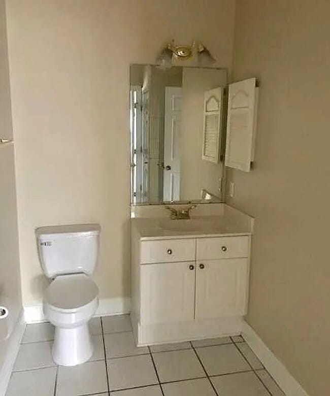 Building Photo - (Holdfunds)MeadowVista9041