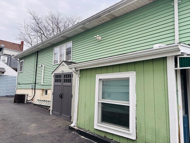 Building Photo - 55 Woodlawn Ave