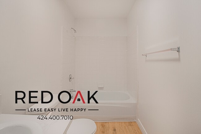 Building Photo - 4651 Cahuenga Blvd