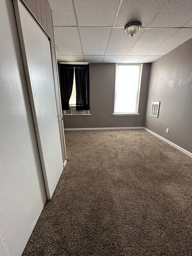 Building Photo - Apartment for Rent