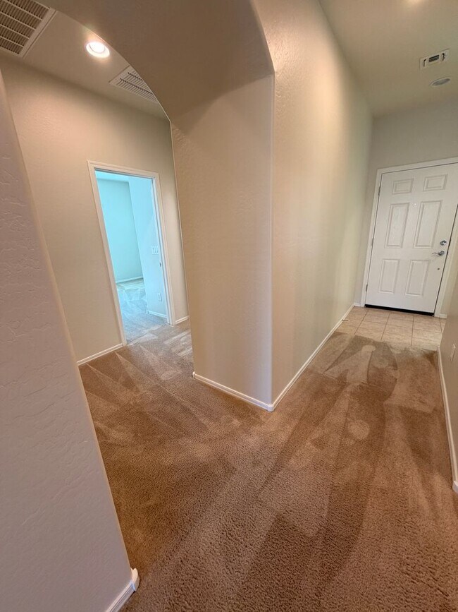 Building Photo - Live the Anthem Lifestyle! 3 Bed Home + Resort-Style Amenities