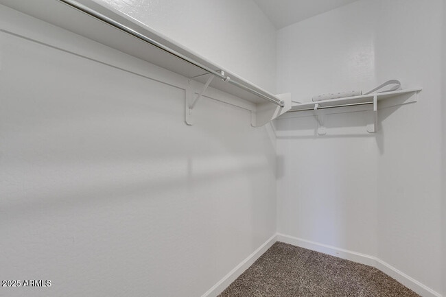 Building Photo - 1367 S Country Club Dr