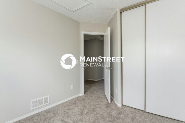 Building Photo - 3 Bedroom Pet-Friendly Home in LITTLETON, CO with Main Street Renewal