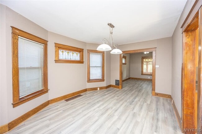 Building Photo - 1112 College Ave