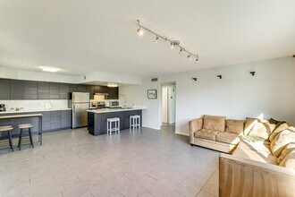 Building Photo - 1015 N Granite Reef Rd