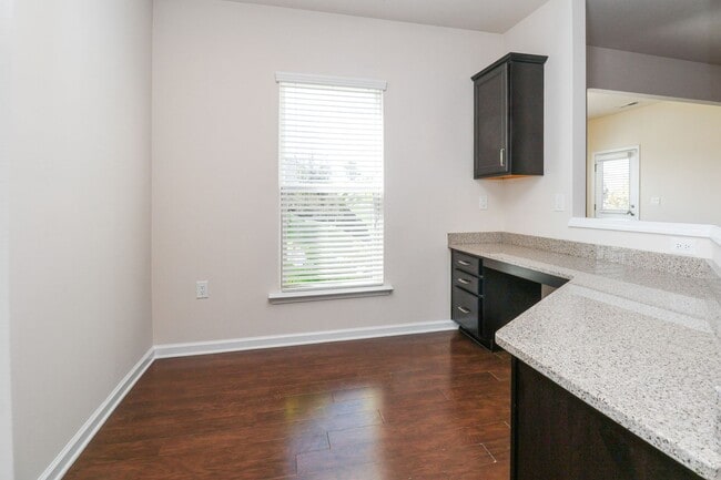 Building Photo - Stunning 4BD, 3BA Cary Home in Prime Locat...
