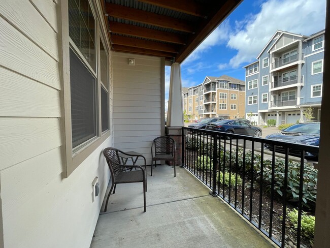 Building Photo - Bright 2Bd 2Ba Beaverton Condo!! By Nike, ...