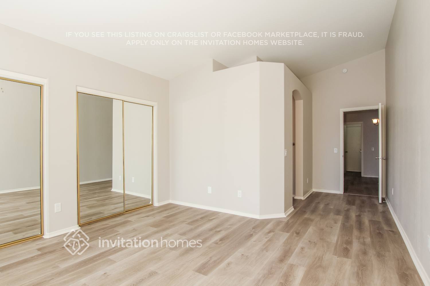 Building Photo - 8343 W Bloomfield Rd