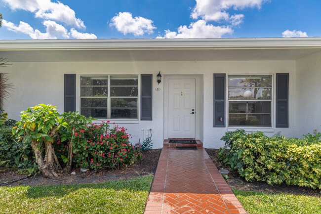Building Photo - 5242 Privet Pl
