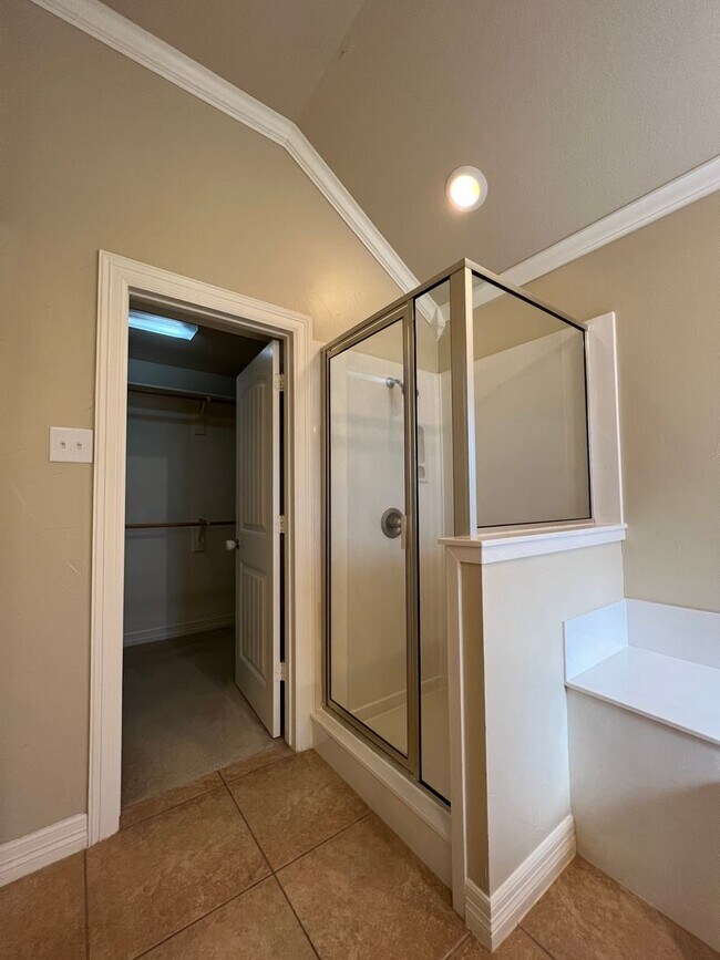 Building Photo - 3016 Pueblo Dr