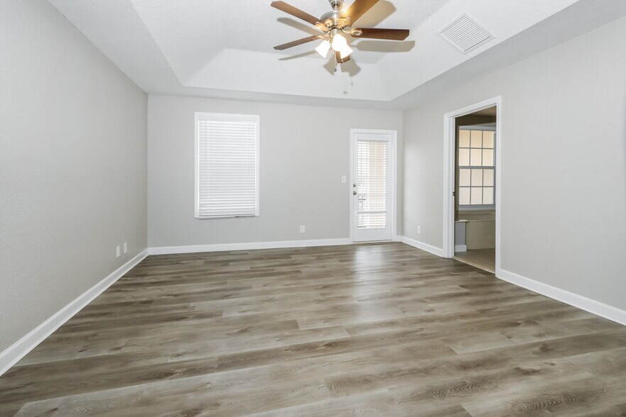 Building Photo - 8054 Murano Cir