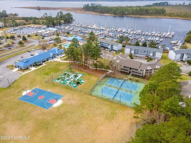 Building Photo - 6119 Harbourside Dr