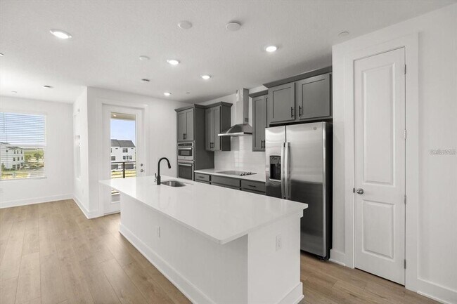 Building Photo - 15489 Hamlin Pk Dr