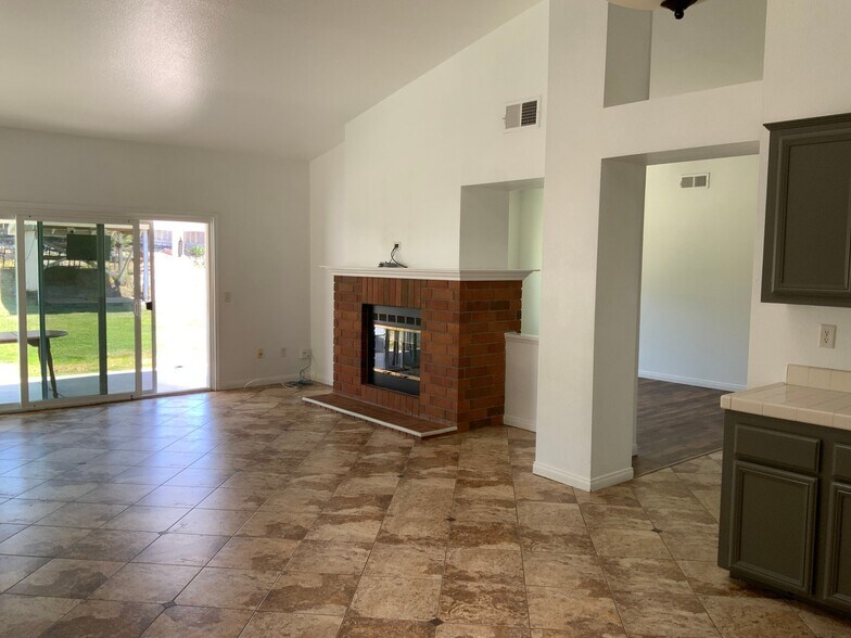 Building Photo - 542 Trailridge Dr