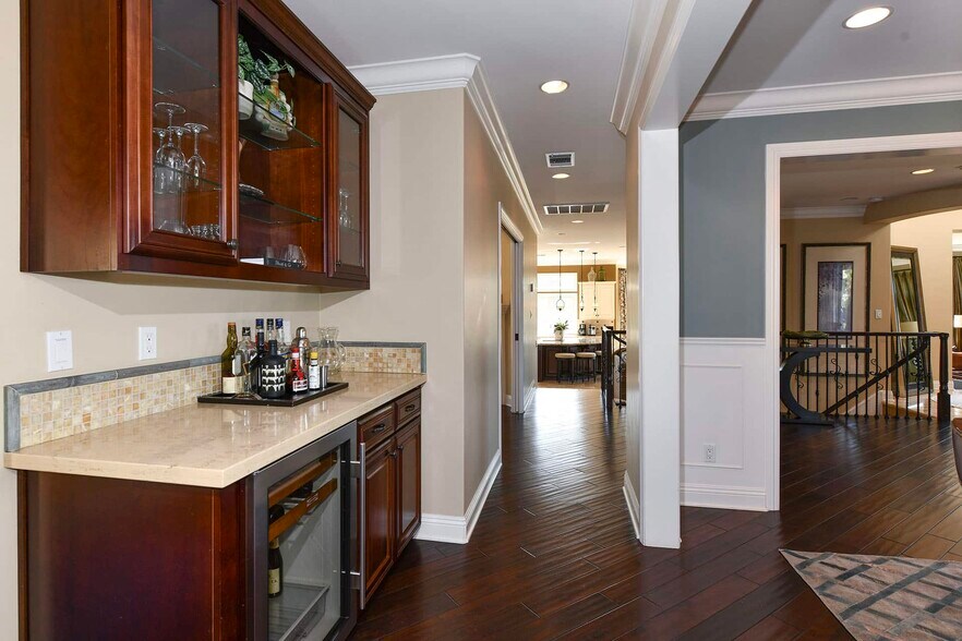 Building Photo - 21 Pinnacle Peak St