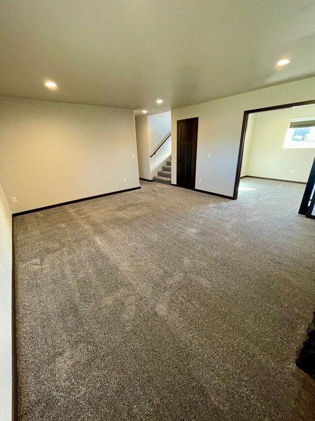 Building Photo - * GAME-CHANGING-MOVE-IN-SPECIAL * 4 Bedroom, 3 Bathroom with Office for Rent