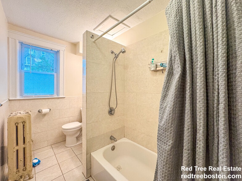 Unit 1 - 28 Manet Rd