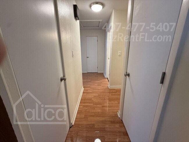 Building Photo - 6240 Bolling Dr