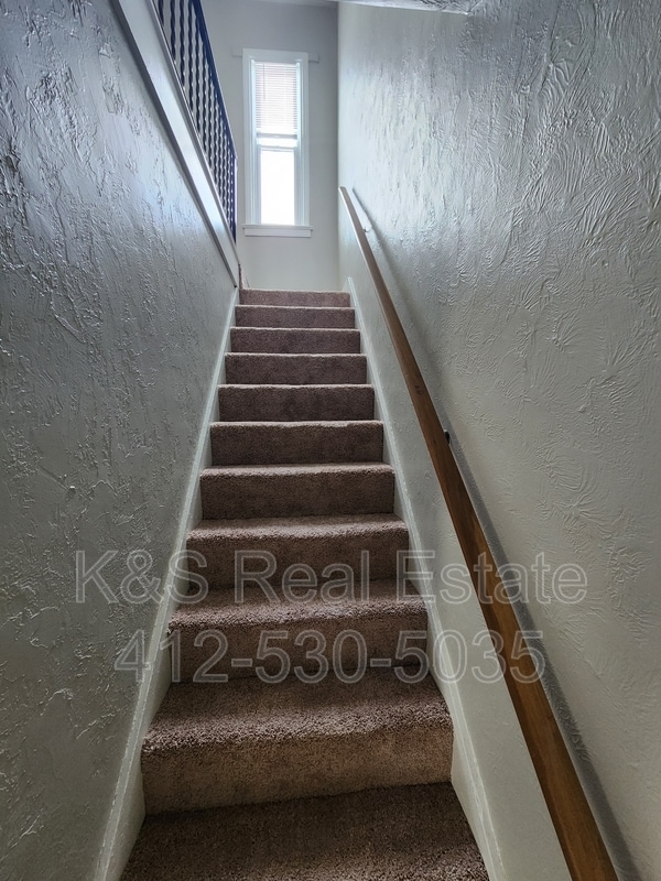 Building Photo - 717 Ellsworth Ave