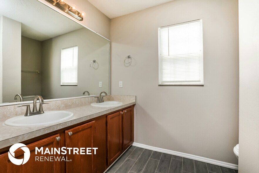 Building Photo - 2760 Grantham Ct