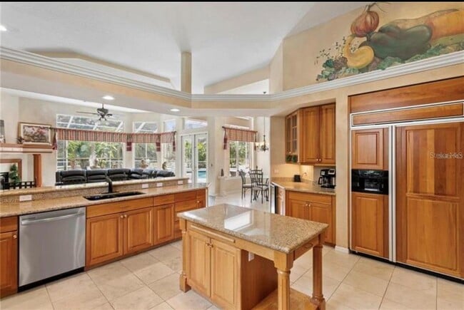 Building Photo - 2270 N Highland Ave