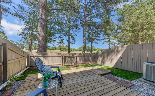 Building Photo - READY NOW!! 3-Bedroom Townhome w/Attached Garage! Golf Course Views - Pet Friendly - All Appliances!