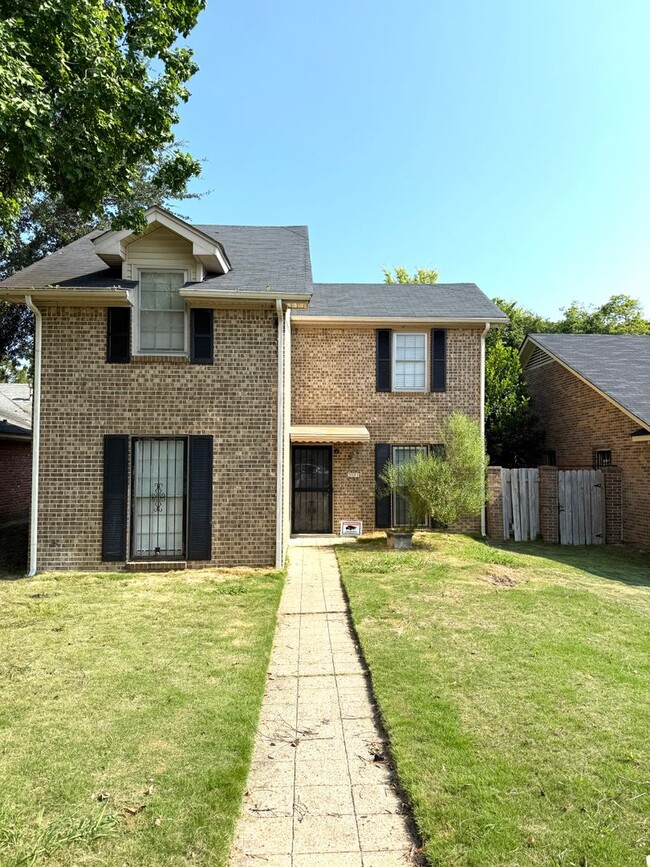 Building Photo - **3 Bed 2 Bath Located in Brentwood ** Cal...