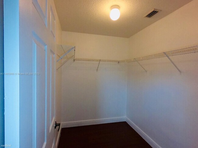 Building Photo - 3 br, 2 bath House - 907 SW 15th St 1