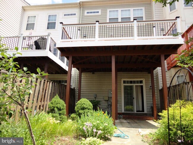 Building Photo - 24699 Kings Canyon Square