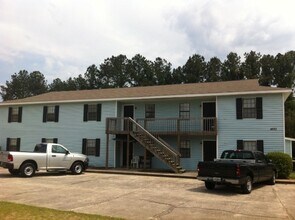 Building Photo - 2 Bedroom/2 Bath Apartment in Remerton