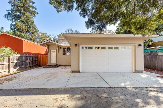Building Photo - 1142 Sherwood Ave