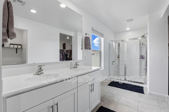 Building Photo - 40462 W Sunland Dr