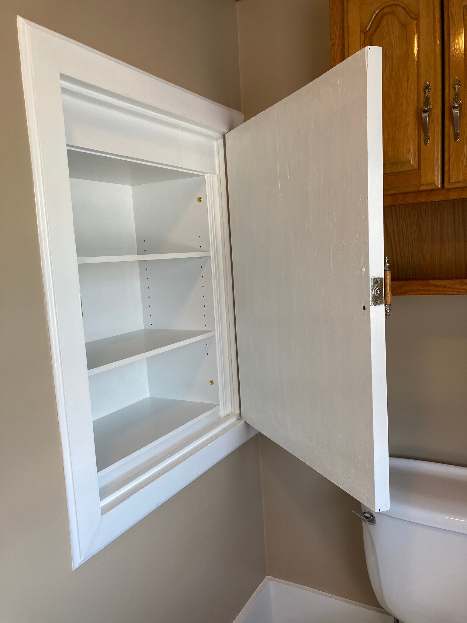 2nd floor full bath - 314 11th St