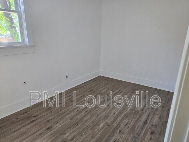 Building Photo - 4018 Vermont Ave