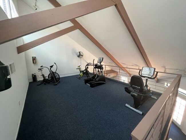 Building Photo - Pending/ Rented - One Bedroom Condo on Riv...